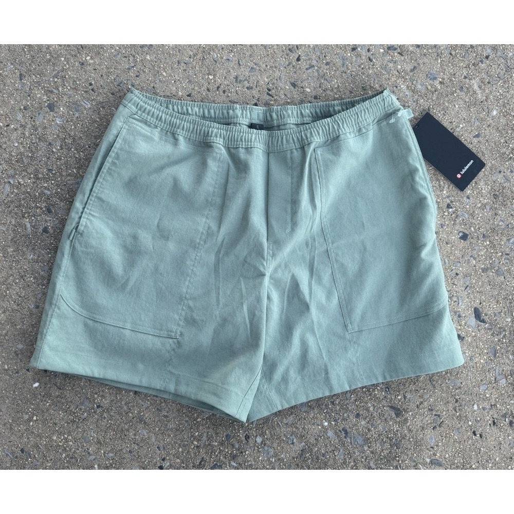 NWT Lululemon Relaxed-Fit Pull-On Short 7" Light Woven Sea foam Green Size XL